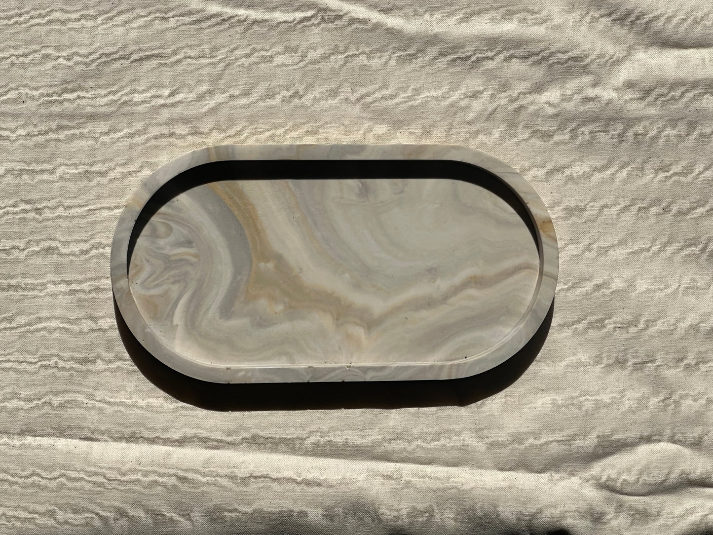 Oval Tray - Calacatta collection