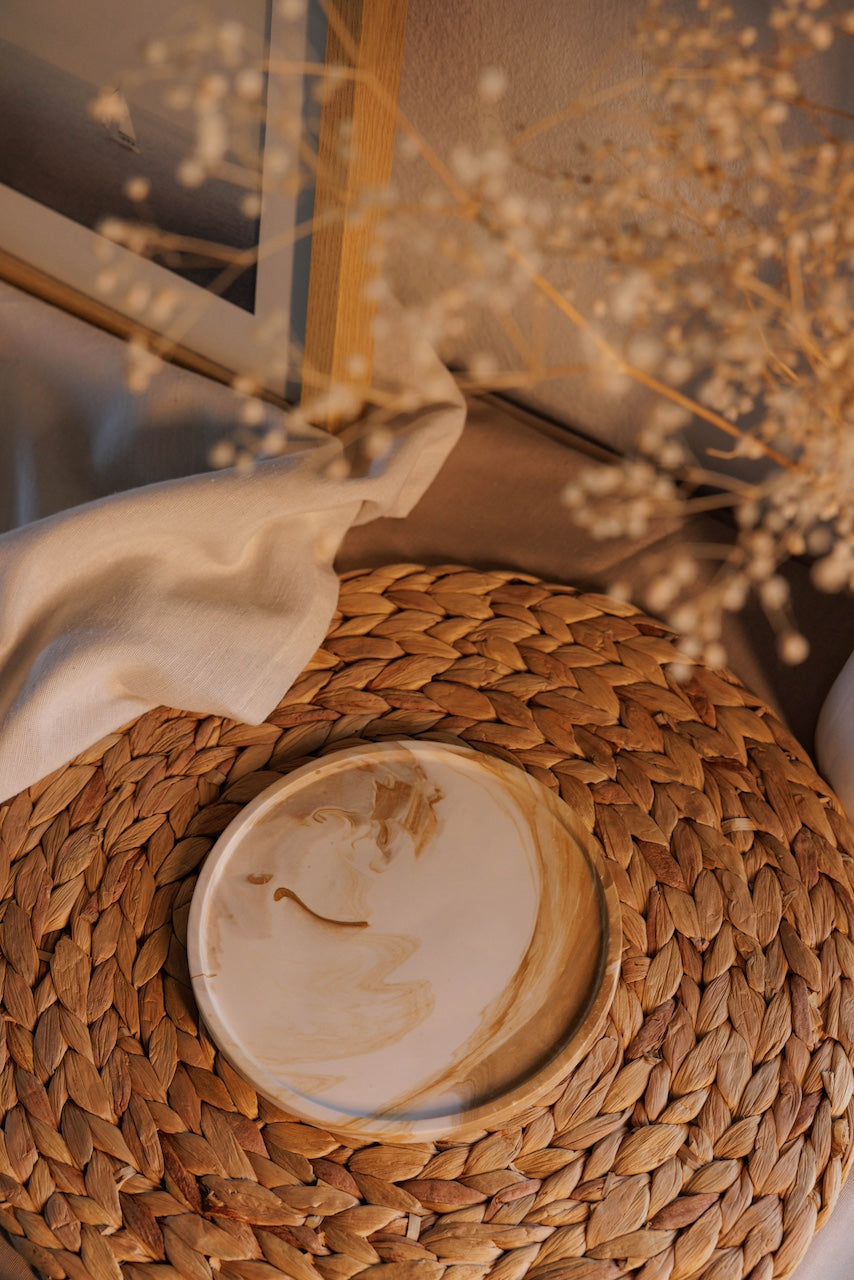 Round Tray - Beige & White marble effect