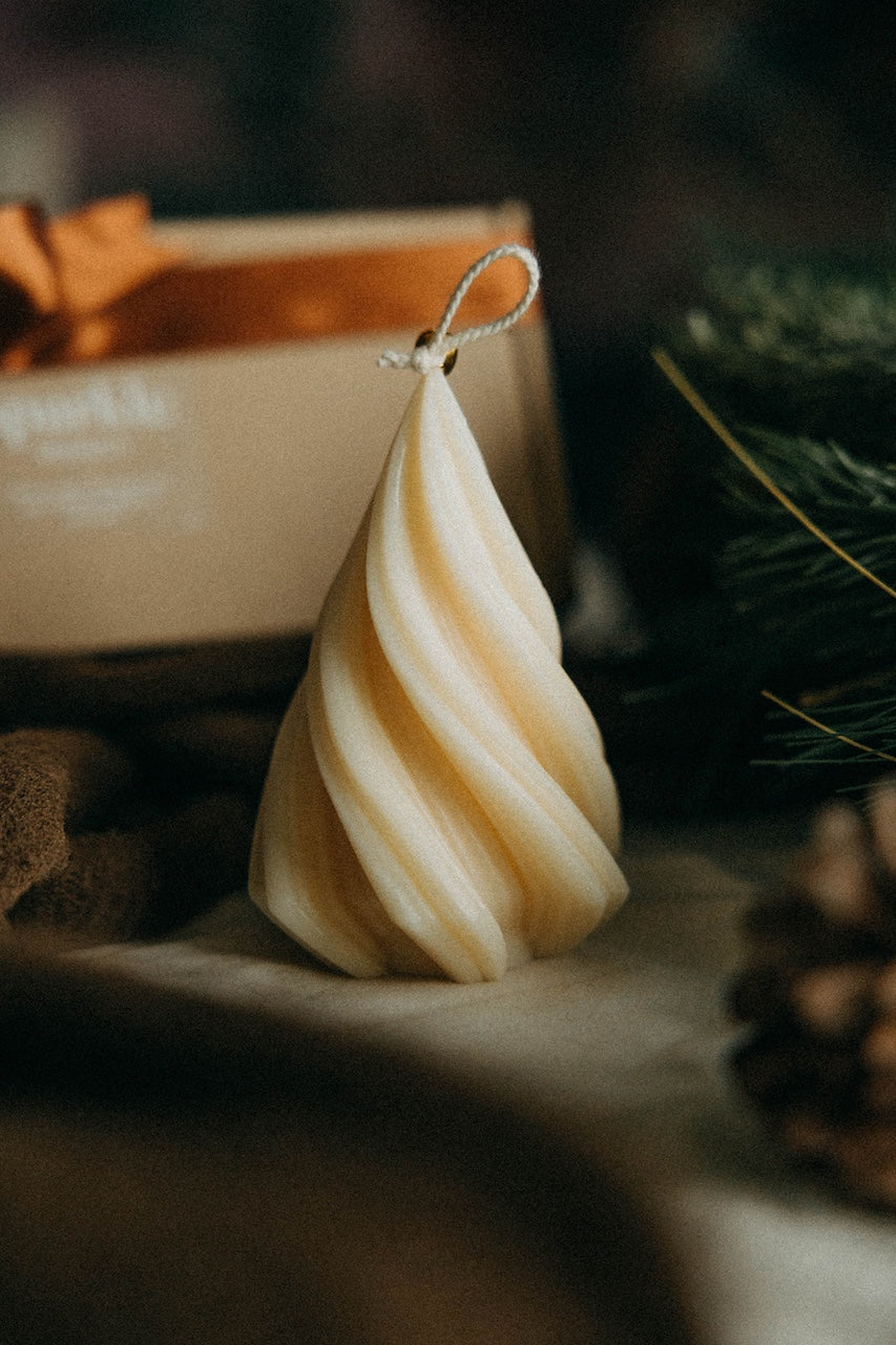 Holiday Swirl Tree Candle 180gr